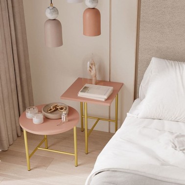 Mesita singular cuadrada